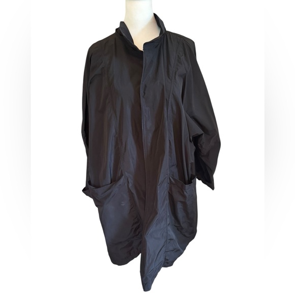 Sun Kim Jackets & Blazers - Sun Kim Lightweight Black Mid-length  Jacket. Size L. VGUC